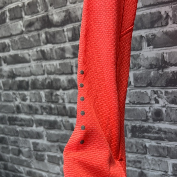 Nike - Picture 5 of 12